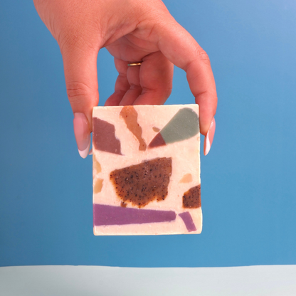 Mikomix: Barra de Jabón Reciclada con Pura Nutrición para tu Piel